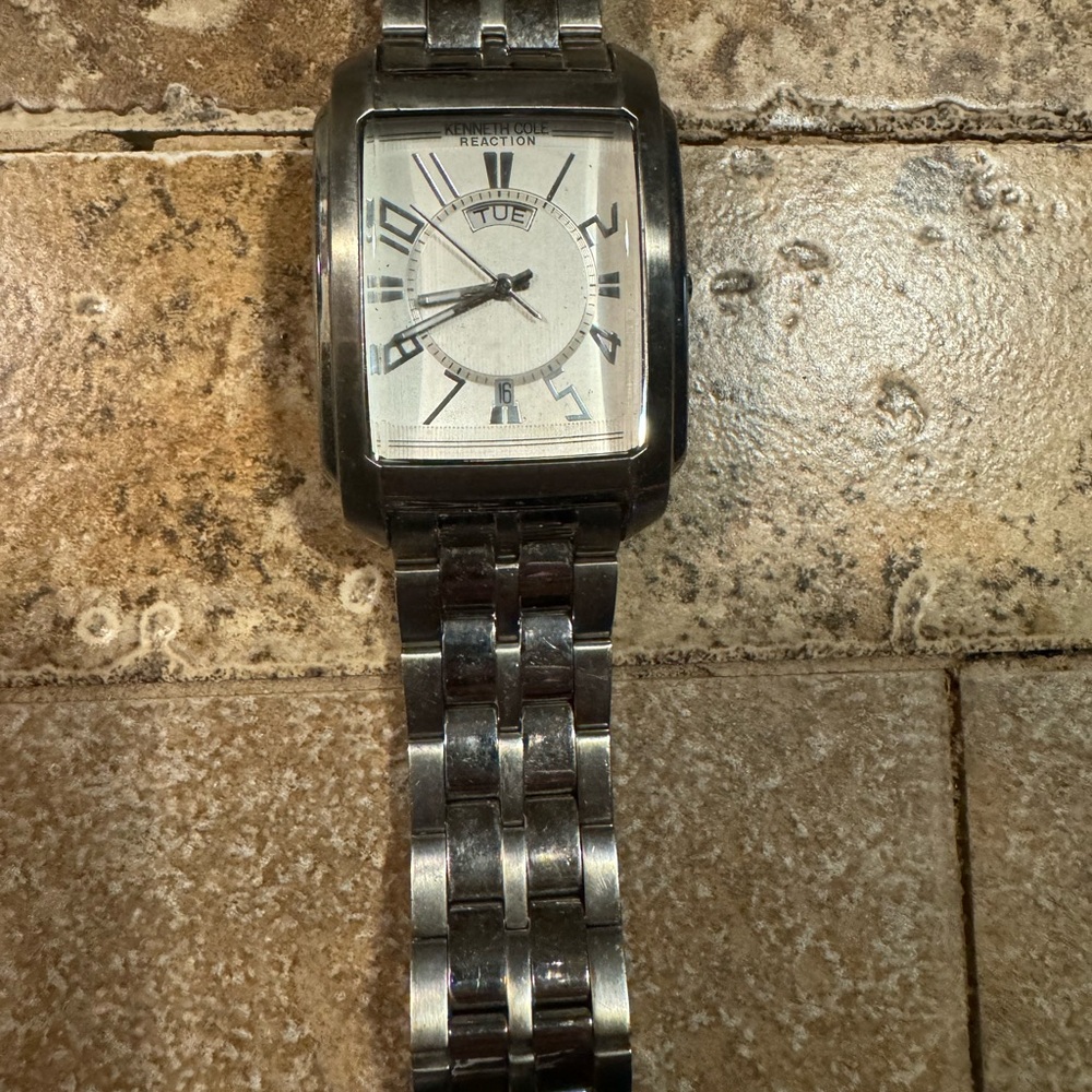 Men’s Kenneth Cole Watch - Picture 4 of 4
